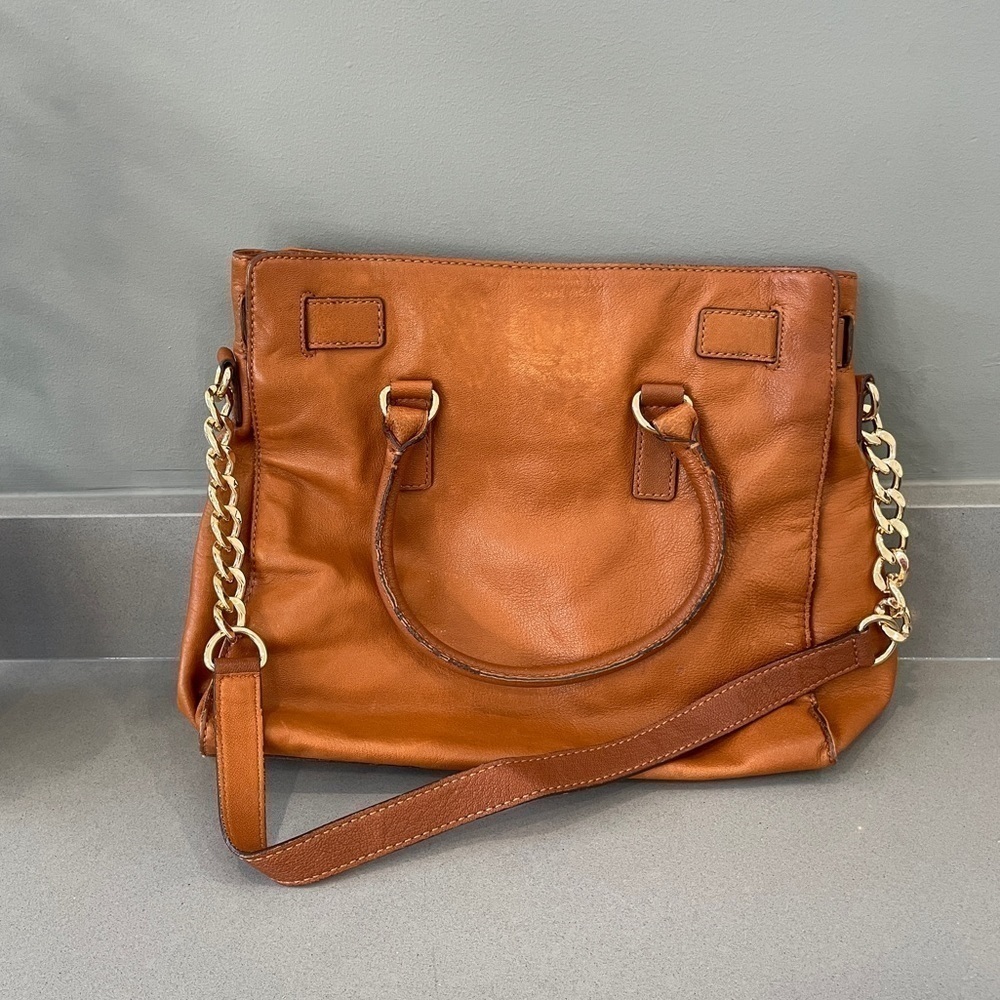 Michael Kors Hamilton Brown Leather Large Satchel Shoulder Bag W/ Lock and Key - Picture 4 of 6